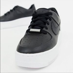 Nike • AF1 Sage Low